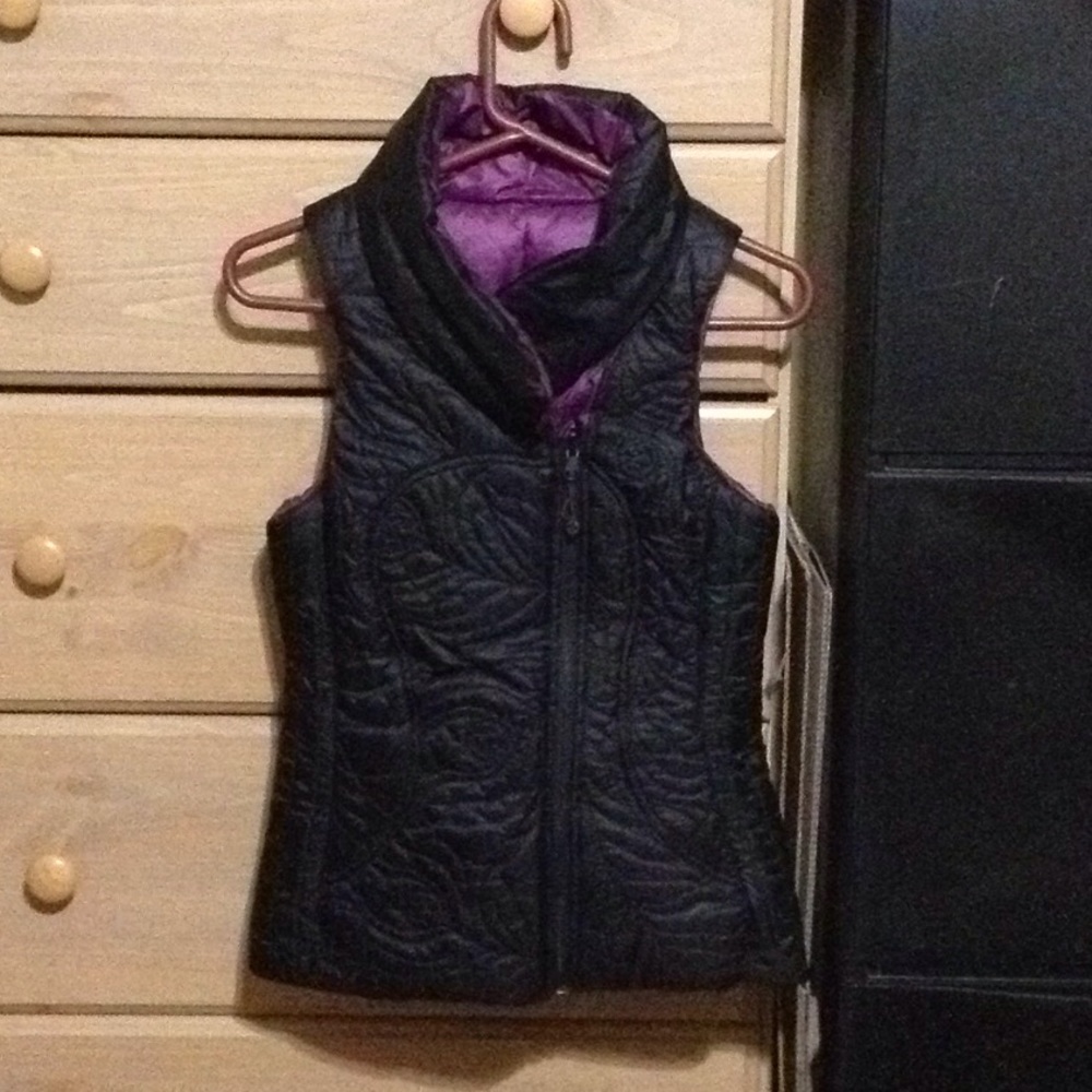 Lululemon Down black/Purple vest